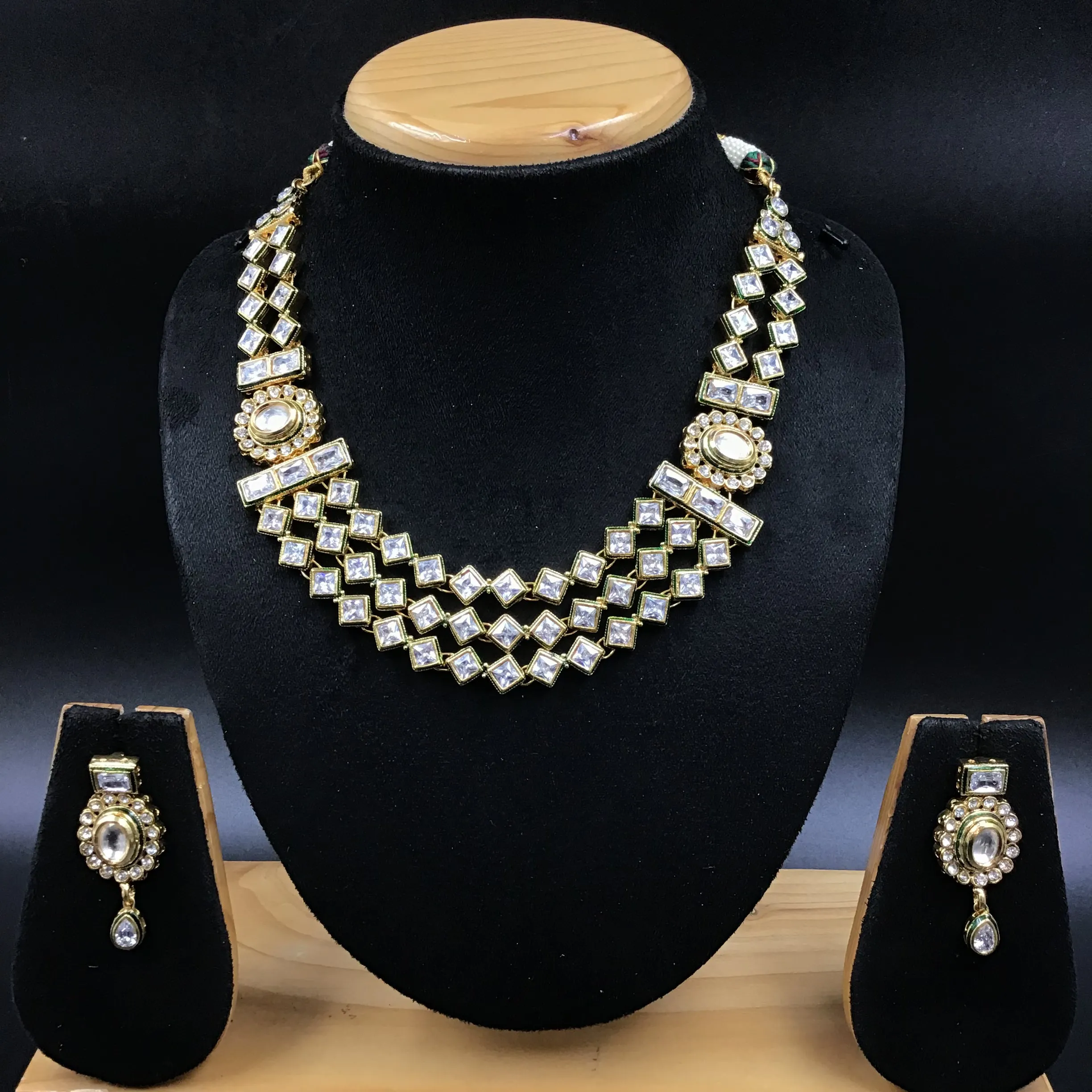 Round Neck Polki Necklace Set 4865-21
