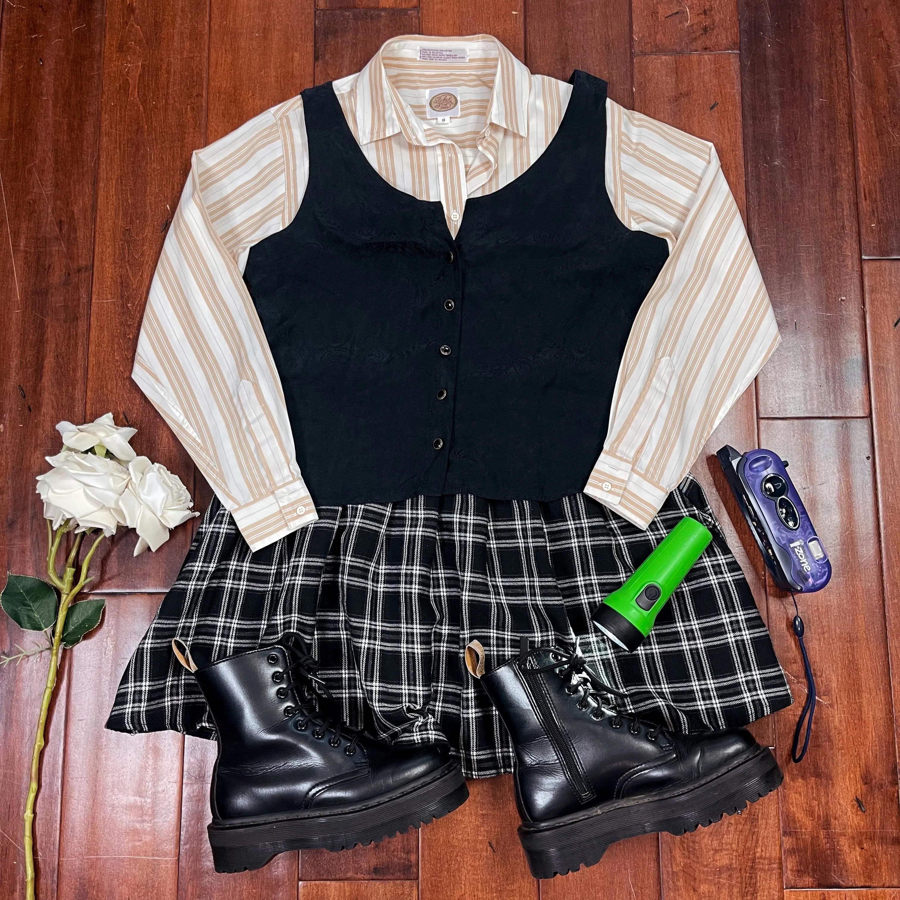 VINTAGE STRIPED BUTTON-UP